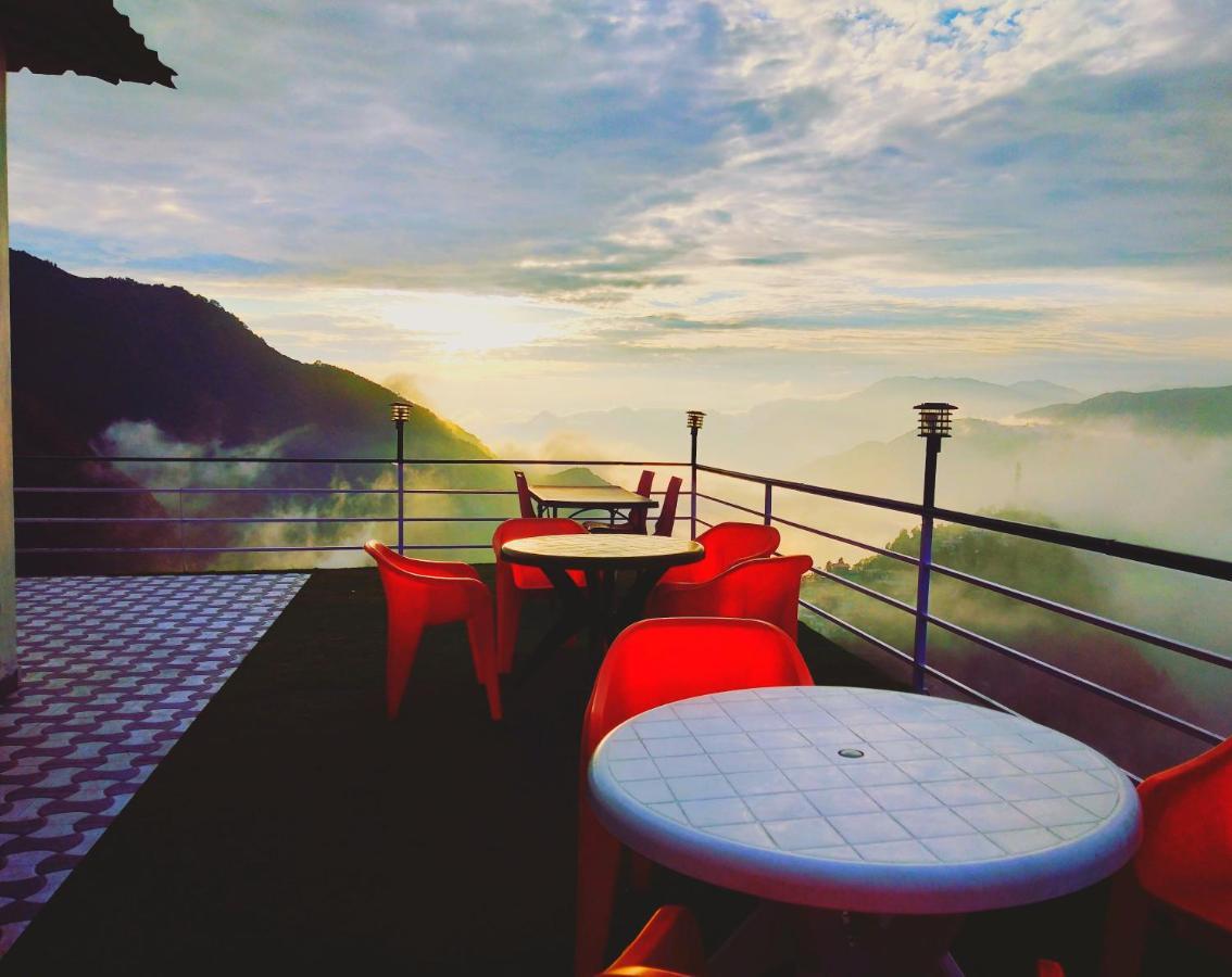 Hotel On The Edge Mussoorie Exterior photo